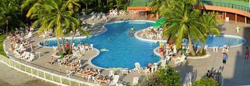 marina park hotel piscina